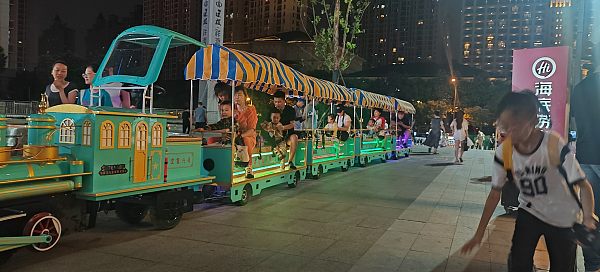 20座骑跨式网红无轨小火车