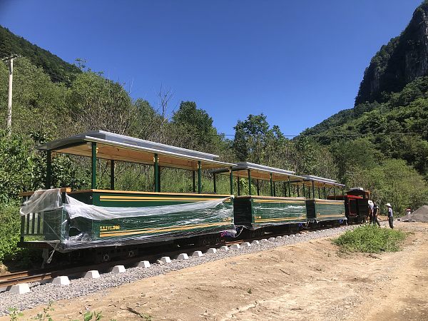 HYC-54座轨道观光火车