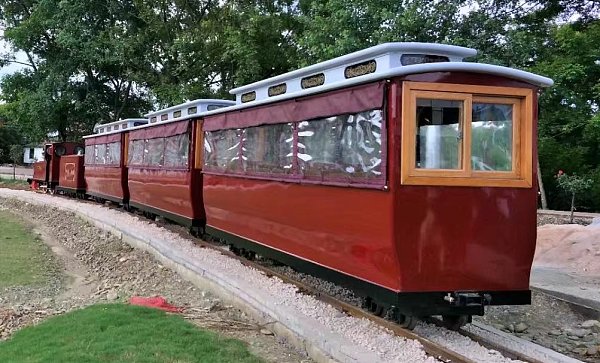 HYC-72座轨道观光火车