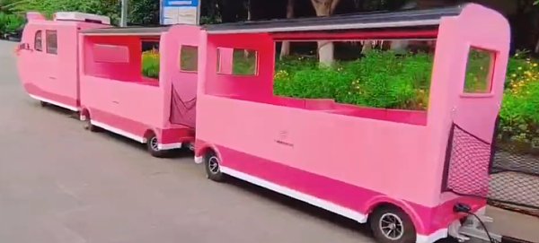 小猪无轨观光火车